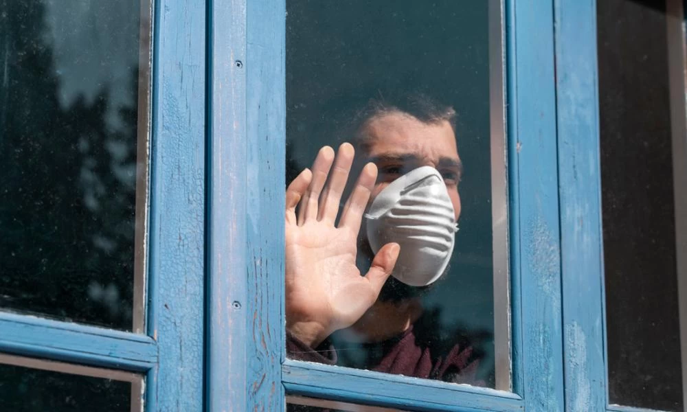 Η καραντίνα λόγω κορονοϊού προκαλεί στον εγκέφαλο ό,τι και η πείνα – Τι διαπίστωσαν οι επιστήμονες